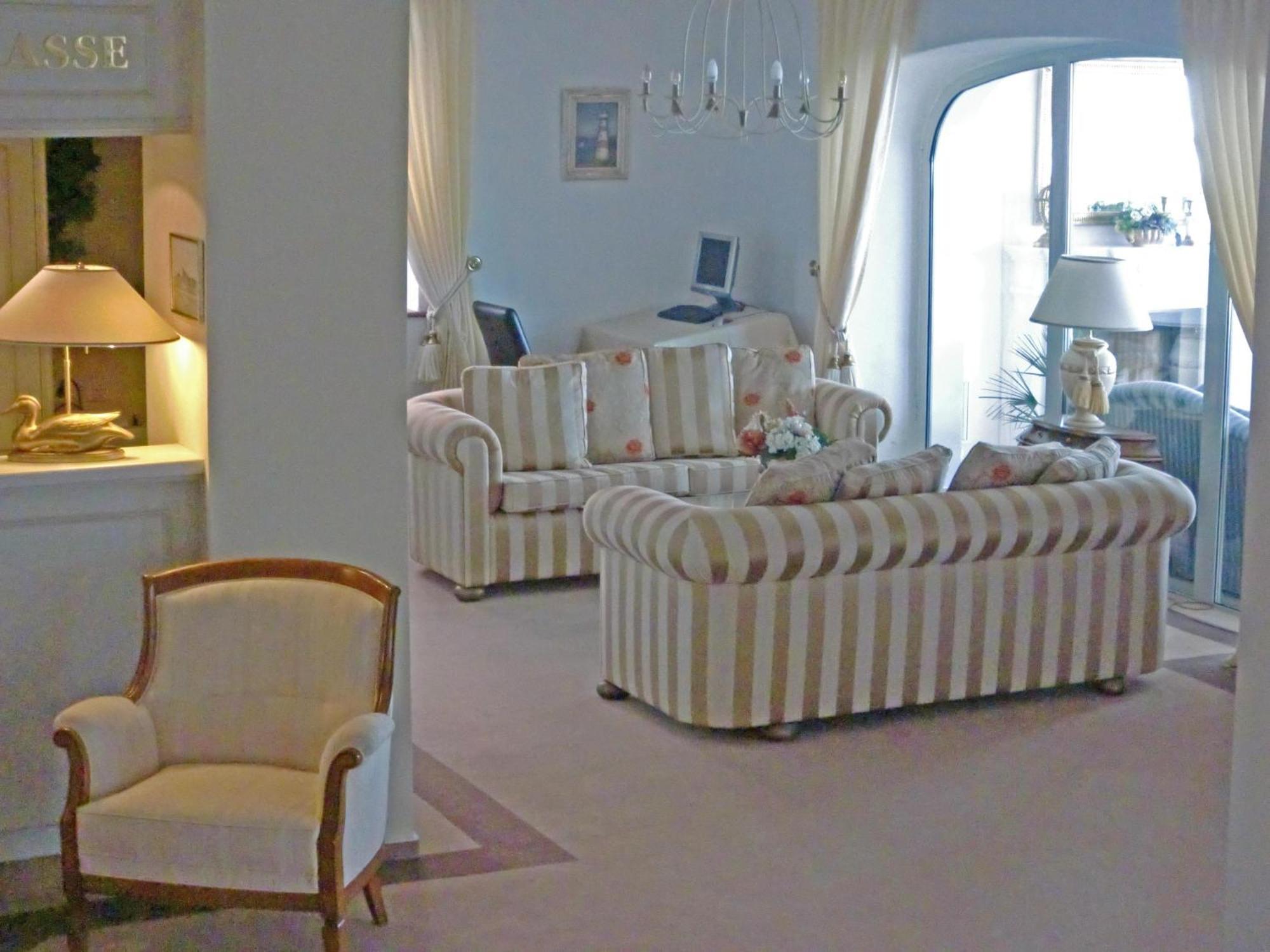 Hotel Am Yachthafen ヴァーレン エクステリア 写真