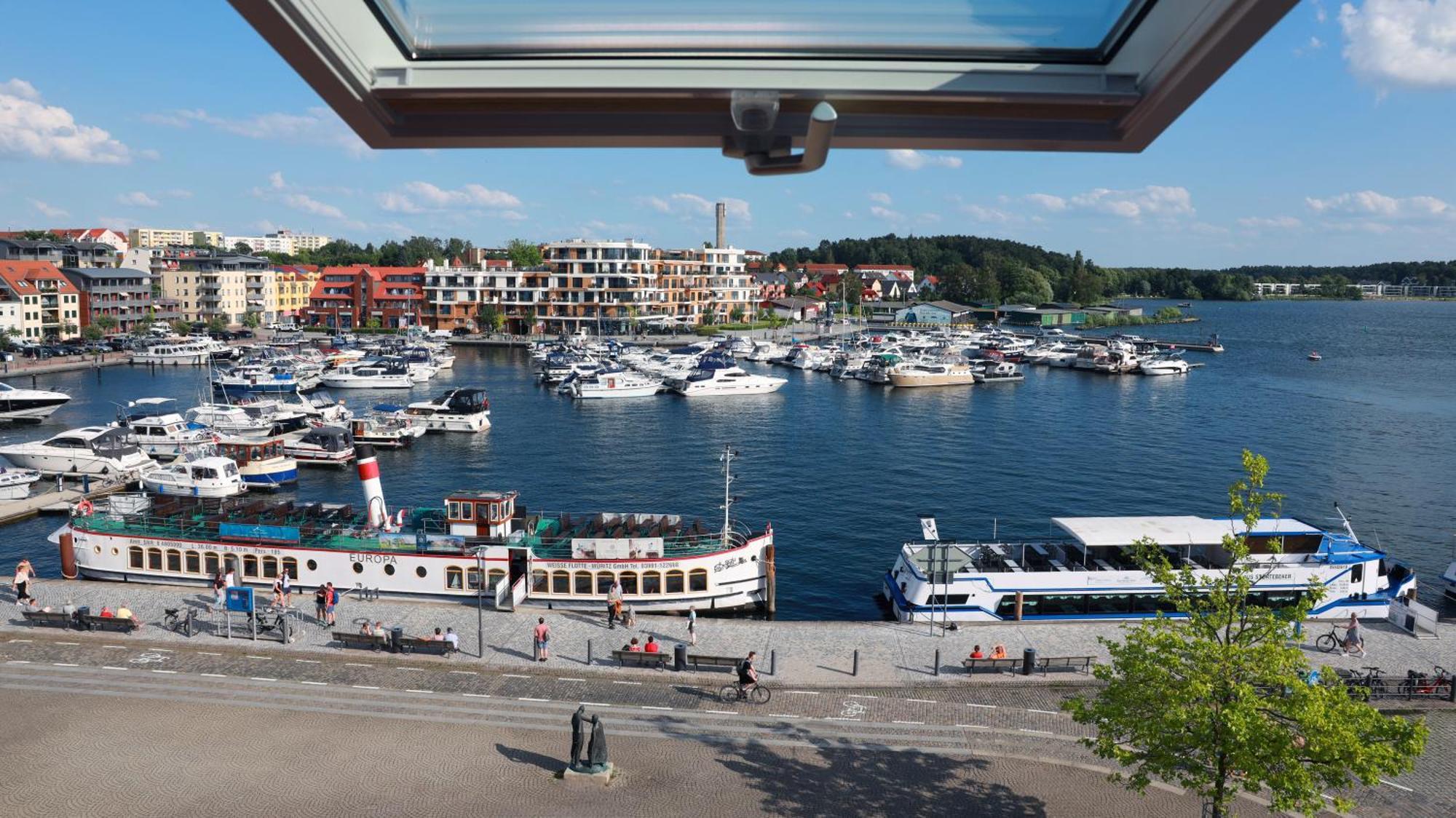 Hotel Am Yachthafen ヴァーレン エクステリア 写真