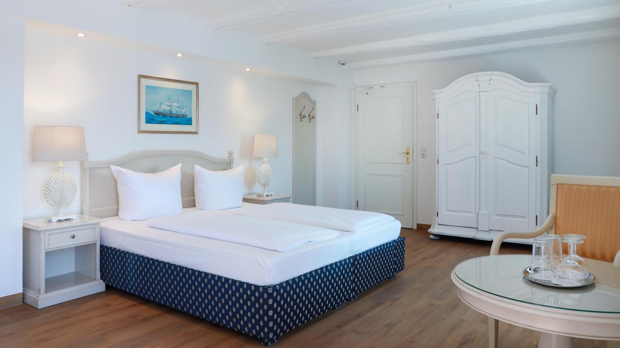 Hotel Am Yachthafen ヴァーレン エクステリア 写真