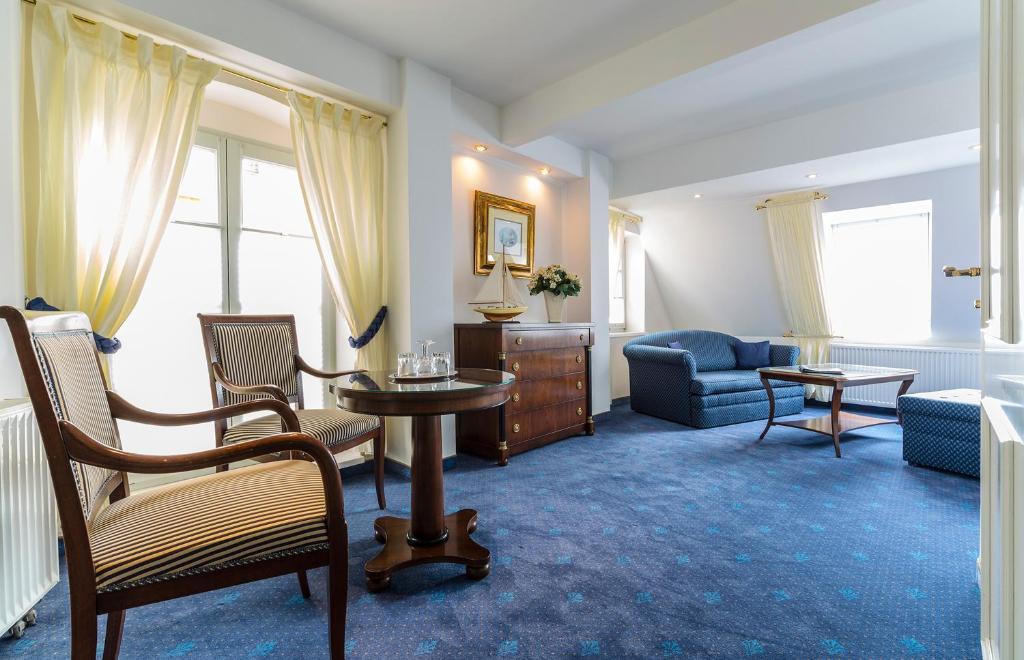Hotel Am Yachthafen ヴァーレン エクステリア 写真